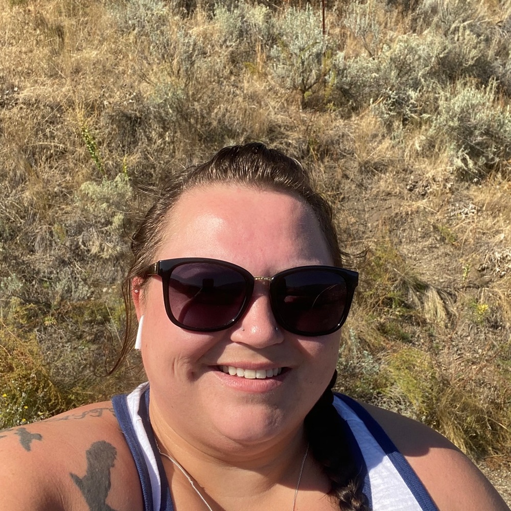Meet your Posher, Lauralee